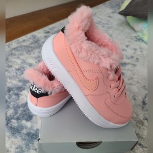 NIKE FORCE 1 VDAY FUR LINED TODDLER SHOES SIZE 9